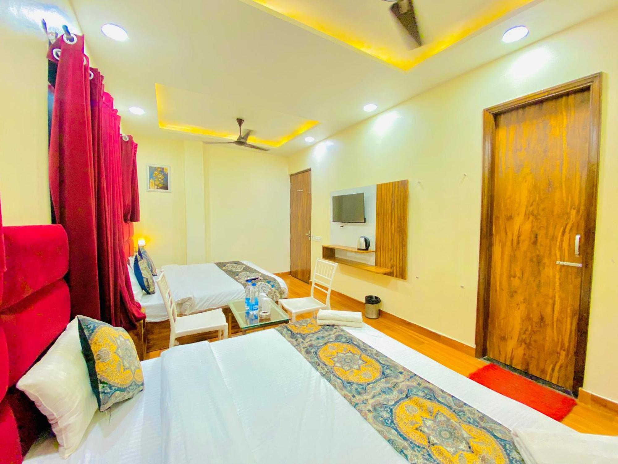 Hotel Holiday First 300 Meter From Golden Temple อัมริตสา ภายนอก รูปภาพ
